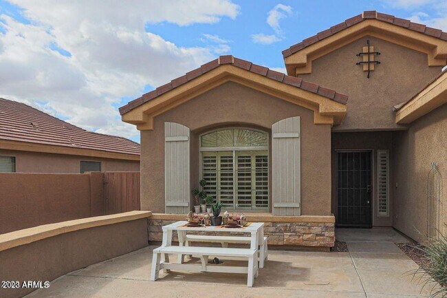 Foto del edificio - 41520 N River Bend Ct