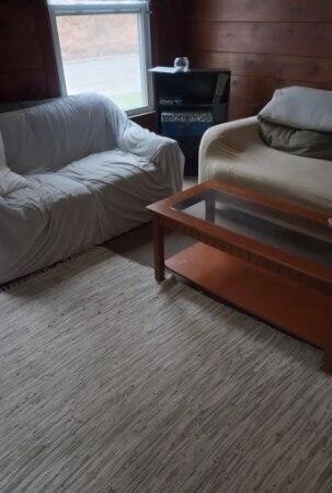 Comfy Living room - 215 Giles St