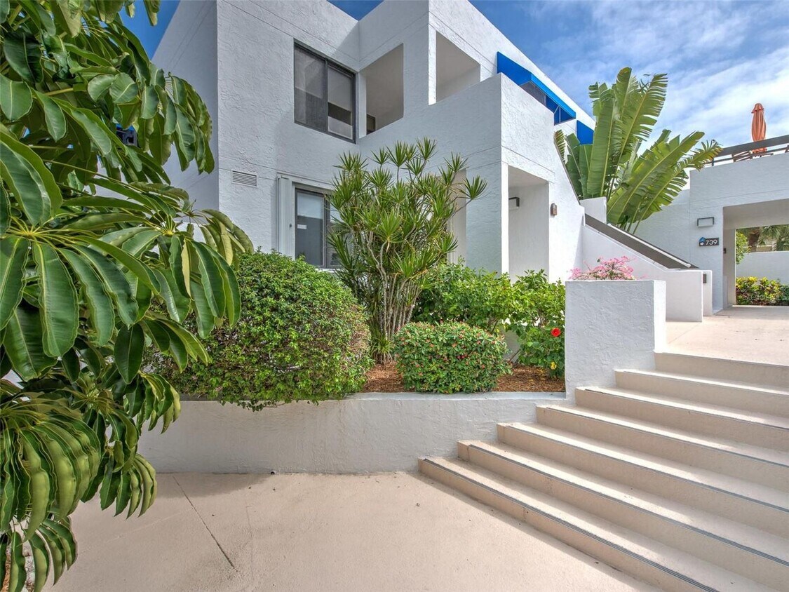 Primary Photo - Furnished - Short Term!
