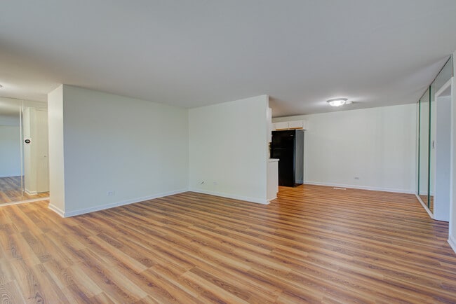 Building Photo - 1320 Wakeby Ln