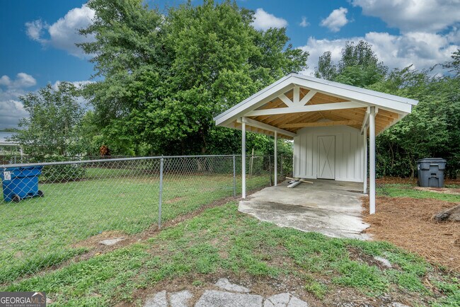 Foto del edificio - 175 E Main St