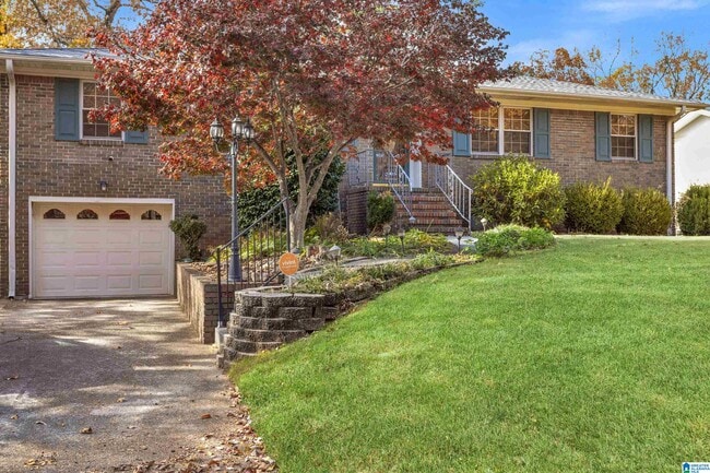 Building Photo - 1524 Highland Dr