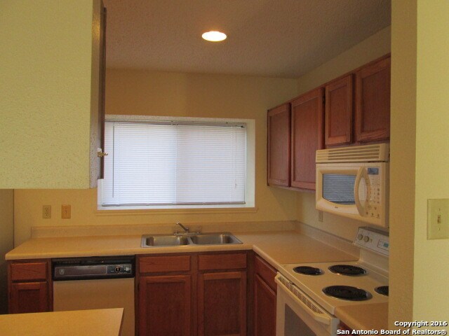 Foto del edificio - 7511 Longing Trail