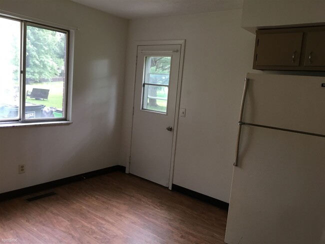 Foto del edificio - 4422 Cherryhurst Dr