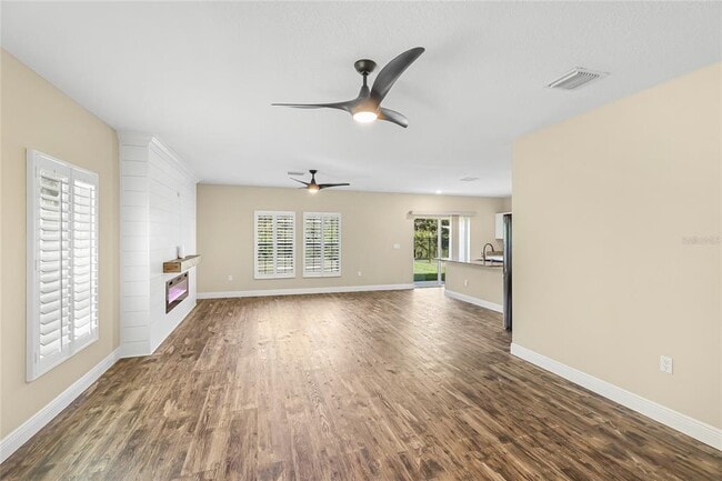 Foto del edificio - 12816 Oak Hill Way