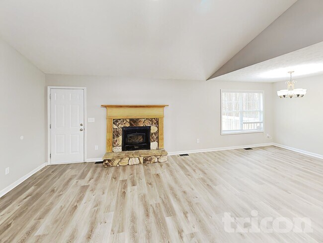 Building Photo - 66 Justin Dr