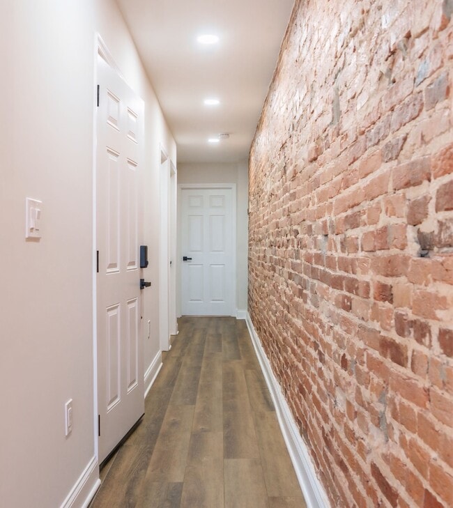 Foto del edificio - 1042 Edmondson Ave