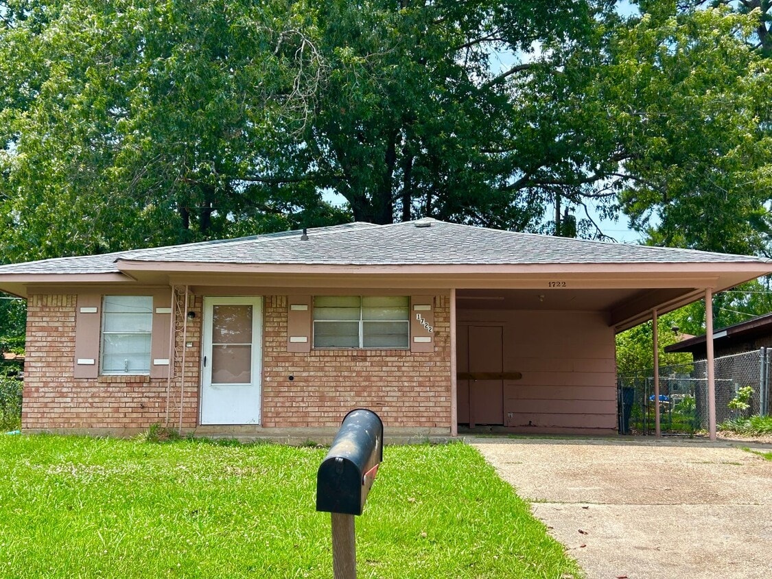 Primary Photo - 1722 Peach St