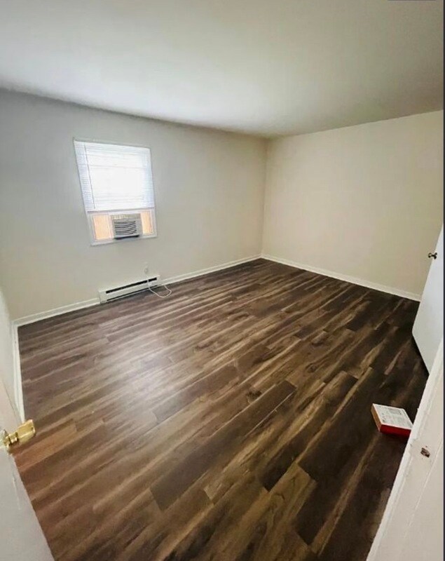 Foto del edificio - 8806 Leafycreek Dr