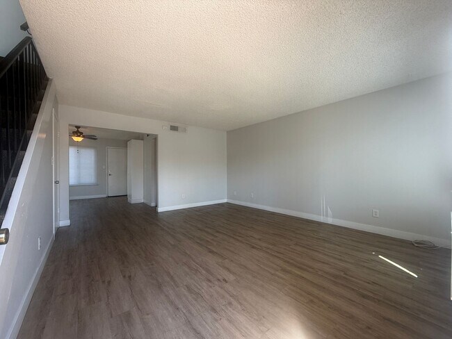 Building Photo - Two-bedroom, one-and-a-half-bath townhouse in North Las Vegas.