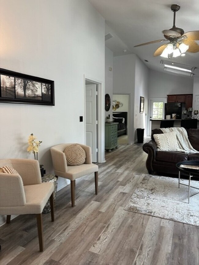 Foto del edificio - 4911 SW 91st Ter