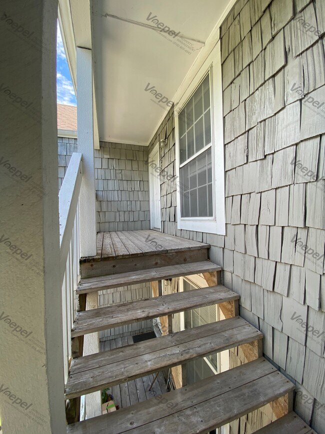 Secluded Entrance to Apartment - 10025 E 67th St