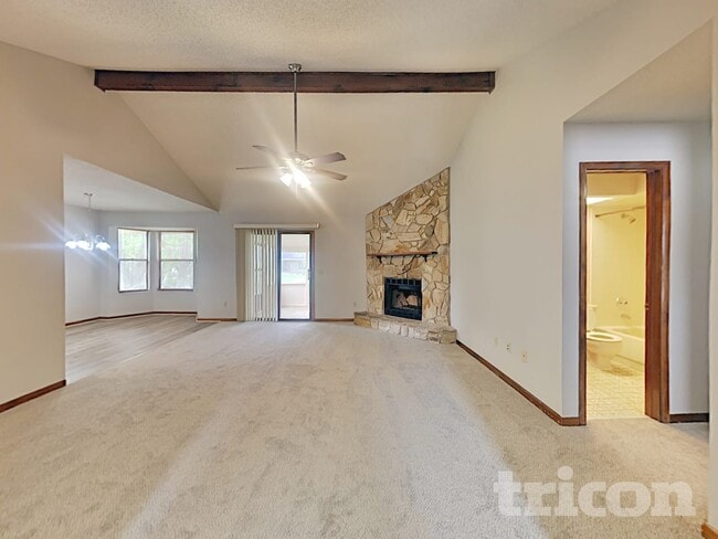 Building Photo - 10660 Squires Ct