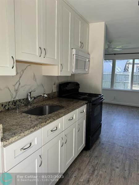 Foto del edificio - 516 SW 15th St