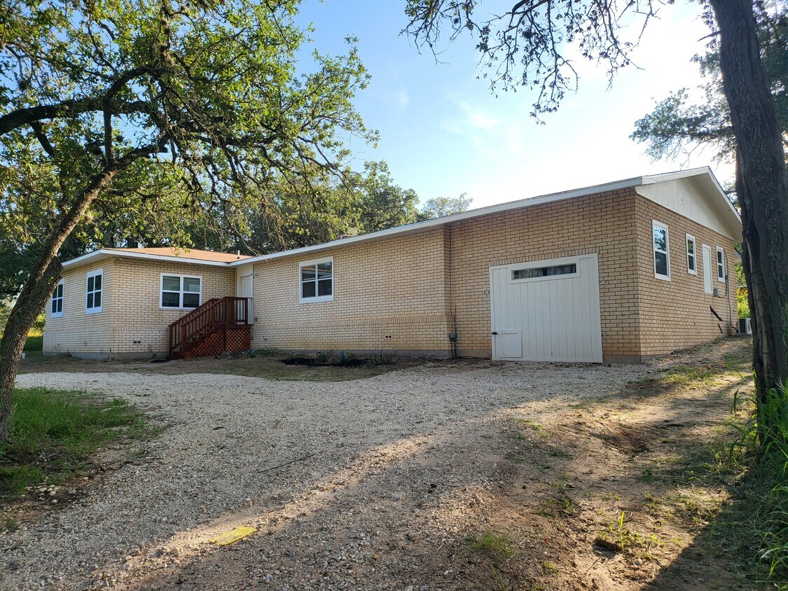 22933 Pleasanton Rd, San Antonio, TX 78264 House for Rent in San