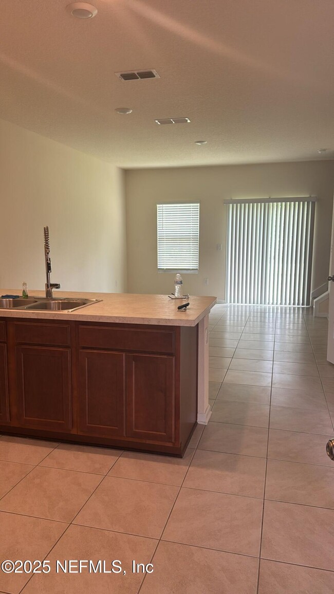 Building Photo - 9607 Mira Loma Dr