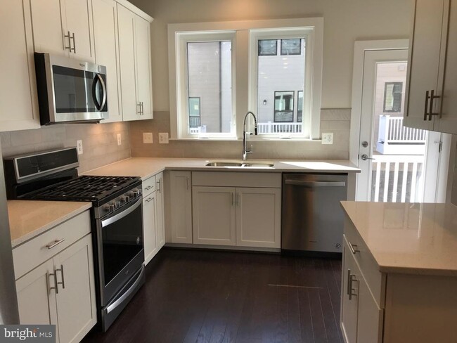 Building Photo - 565 Shorthorn Way