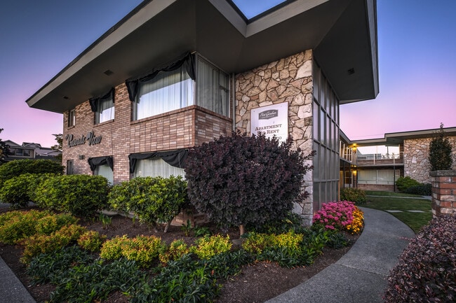 Cascade View | 3611 Colby Ave - Glacier Vista