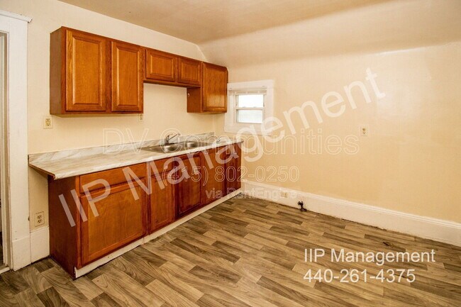 Foto del edificio - 2142 W 105th St
