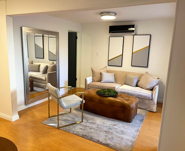 Sala de estar - 1795 San Pasqual St