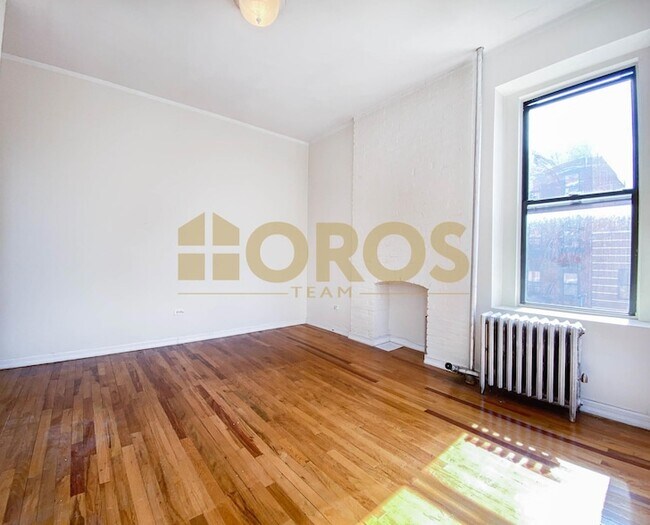 Foto del edificio - 273 E 3rd St