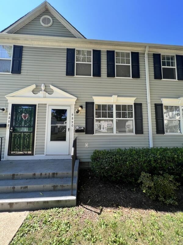 2 bedroom townhome ready for move in - 2 bedroom townhome ready for move in