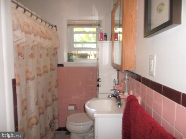 Foto del edificio - 103 W Lakeshore Dr