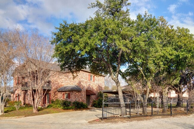 Building Photo - 3407 Penticost St