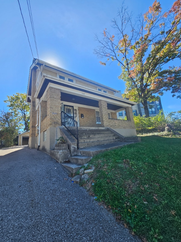 Building Photo - 3601 Madison Rd