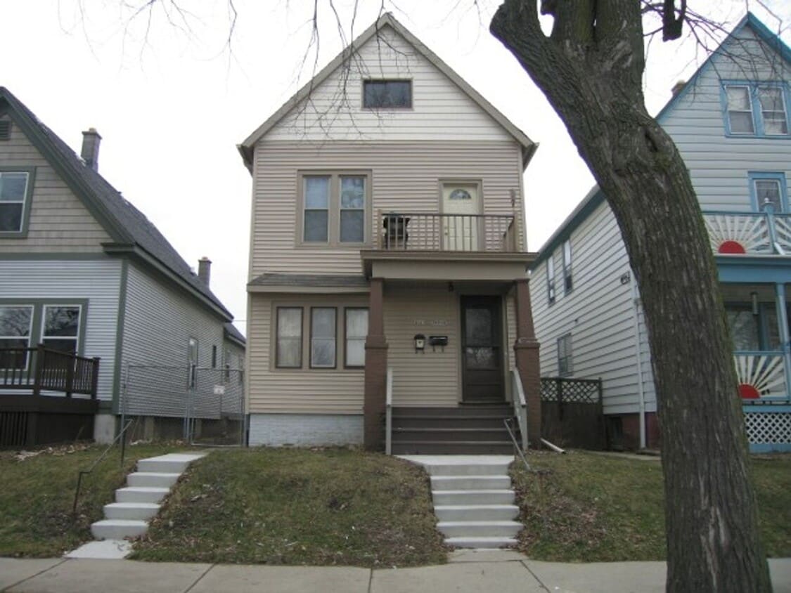 Primary Photo - 3023 N Bremen St