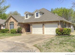 Building Photo - 3 br, 2 bath House - 510 n forest ridge blvd