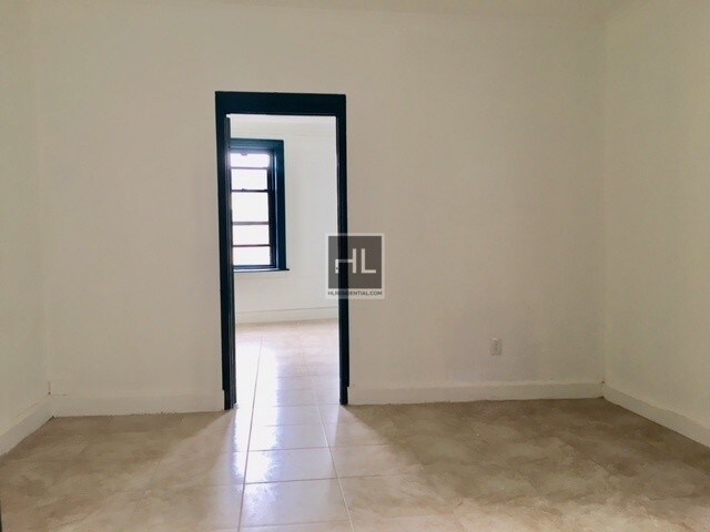 Building Photo - 3444 Fulton St