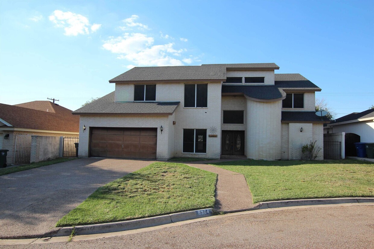 Primary Photo - 8904 Liberty Loop