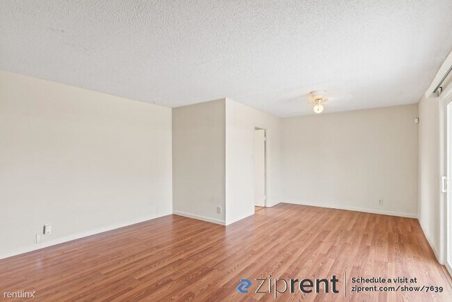 Building Photo - 2086 Mendota Way