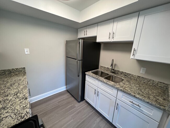 Building Photo - 1 Bed/1 Bath - Unit 3