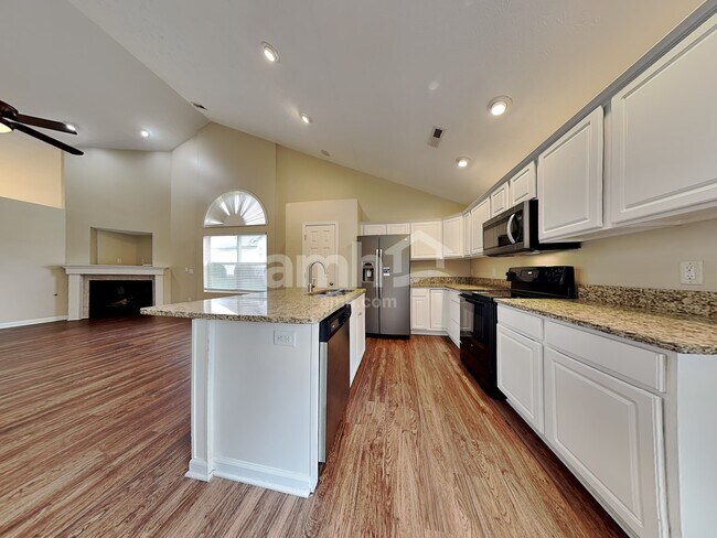 Foto del edificio - 6845 Watergreen Ct