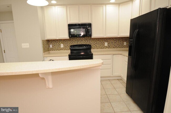 Building Photo - 7240 Elkridge Crossing Way