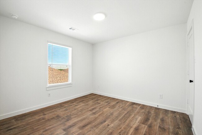 Building Photo - 1852 Cherry Crk Dr