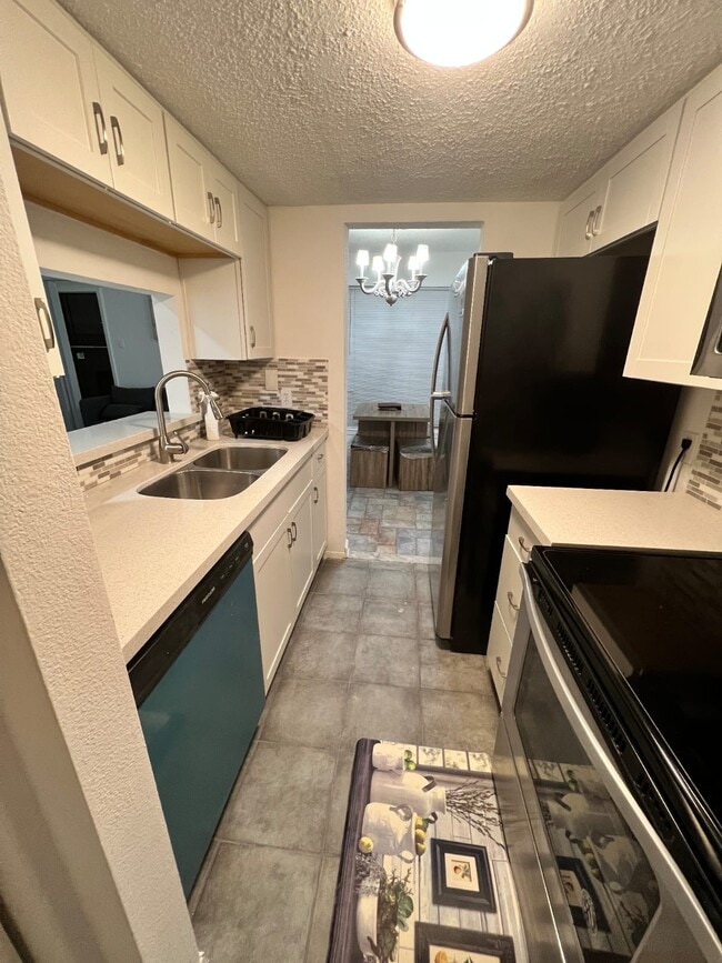 Building Photo - 9535 Pagewood Ln
