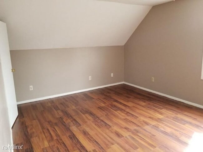 Building Photo - 3 br, 1.5 bath House - 311 Rotary Rd