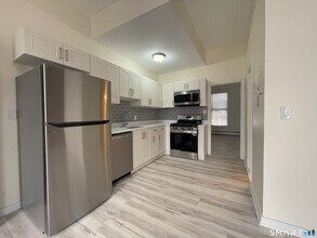 Building Photo - 32 Trumbull St