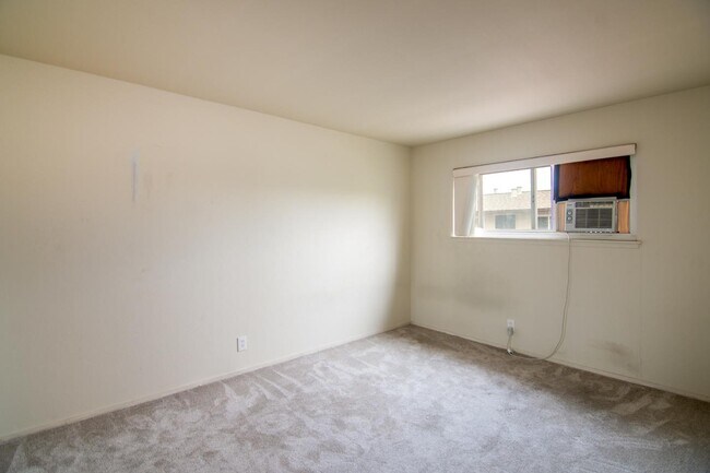 Building Photo - 3569 Agate Dr