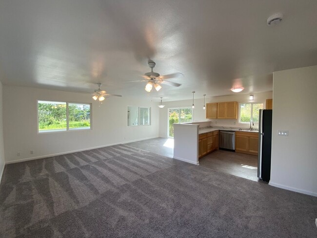 Building Photo - 16-2034-2034 Gardenia Dr