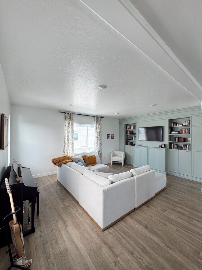 Building Photo - 871 E Skiff Way