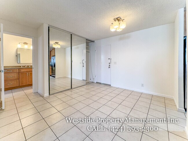Foto del edificio - 11645 Montana Ave