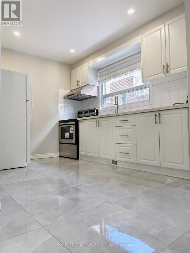 Building Photo - 219 Shawnee Cir