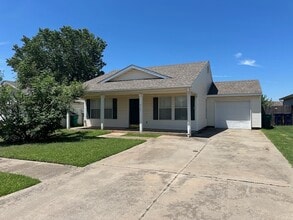 Building Photo - 917 Periwinkle Dr