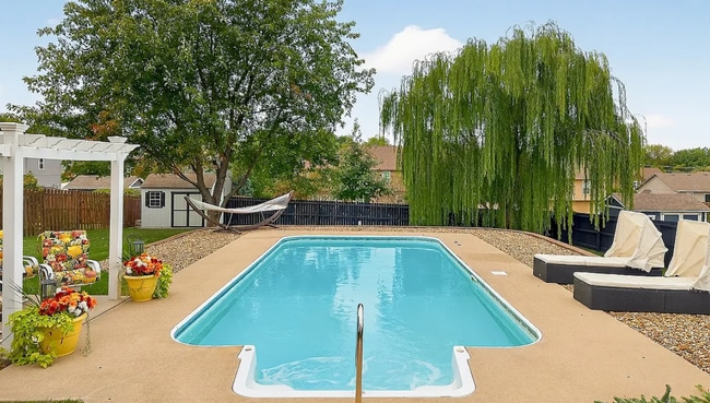 Foto del edificio - 4410 N 122nd St