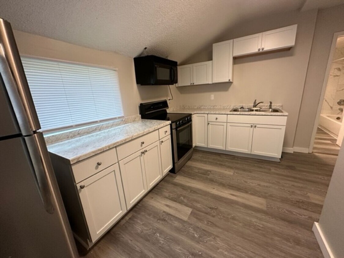 1513 Whitewater Ave Unit 1, Saint Charles, MN 55972 Room for Rent in