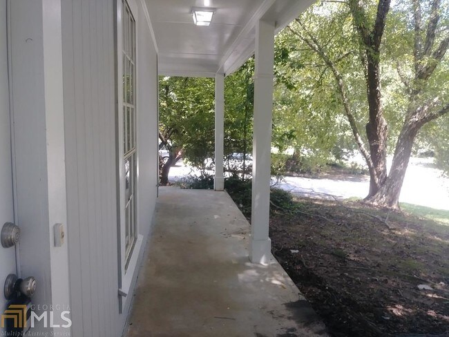 Building Photo - 4985 Brittany Dr